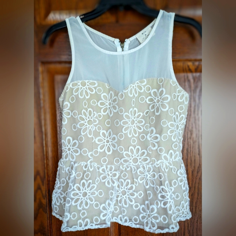 Super Cute Pins & Needles Sleeveless Floral Top - Size M